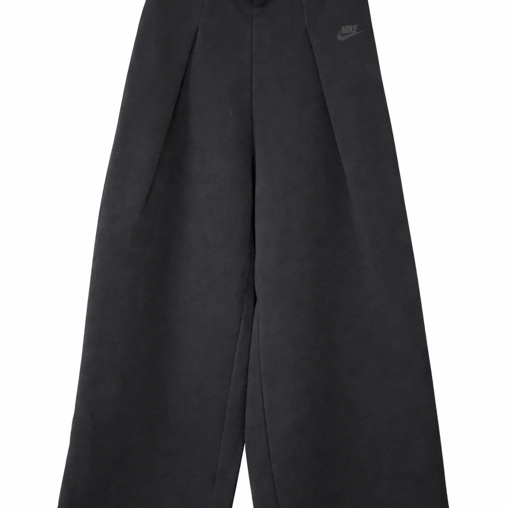 Nike Tech Black Wide-Leg Women's Pants with Subtle Logo - Picture 4 of 4